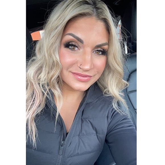 Meet your Posher, Shelby - Picture 1 of 1